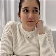 Laureata in Giurisprudenza e specializzata nella preparazione concorsuale, impartisce lezioni di diritto civile